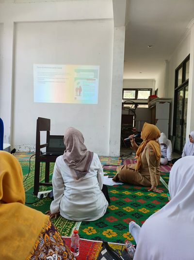 Sekolah Lansia Bahas Dimensi Emosional dan Komunikasi Efektif bagi Lansia
