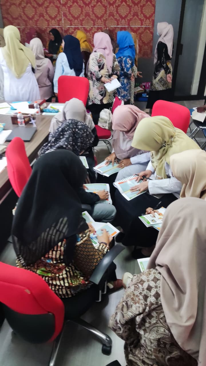 Penguatan Peran Keluarga, DPPKBPPPA Wonosobo Gelar Sosialisasi Pedoman TAMASYA dan Praktik BKB KIT Stunting
